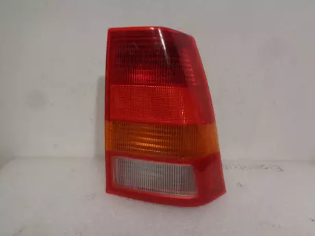 Opel kadett E 4dv pravá lampa